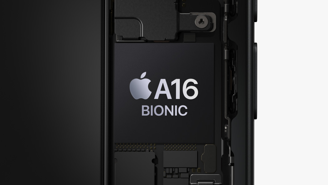 iPhone 15 and iPhone 15 Plus - Apple (IN)