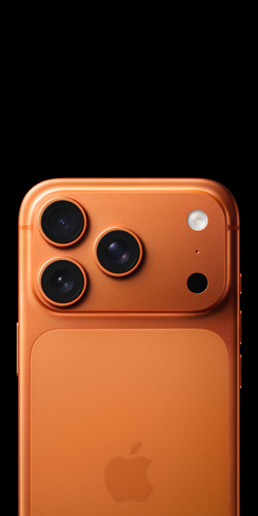 Mélykék iPhone 17 Pro hátulnézetből Pro kamerarendszerrel, LIDAR-szkennerrel, vakuval és mikrofonnal.