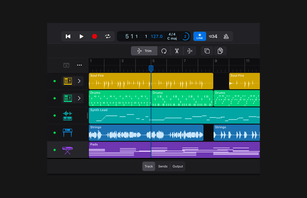 iPad Pro上のLogic Proに、Ableton Linkに対応する様々なソフトウェア音源が表示されている。