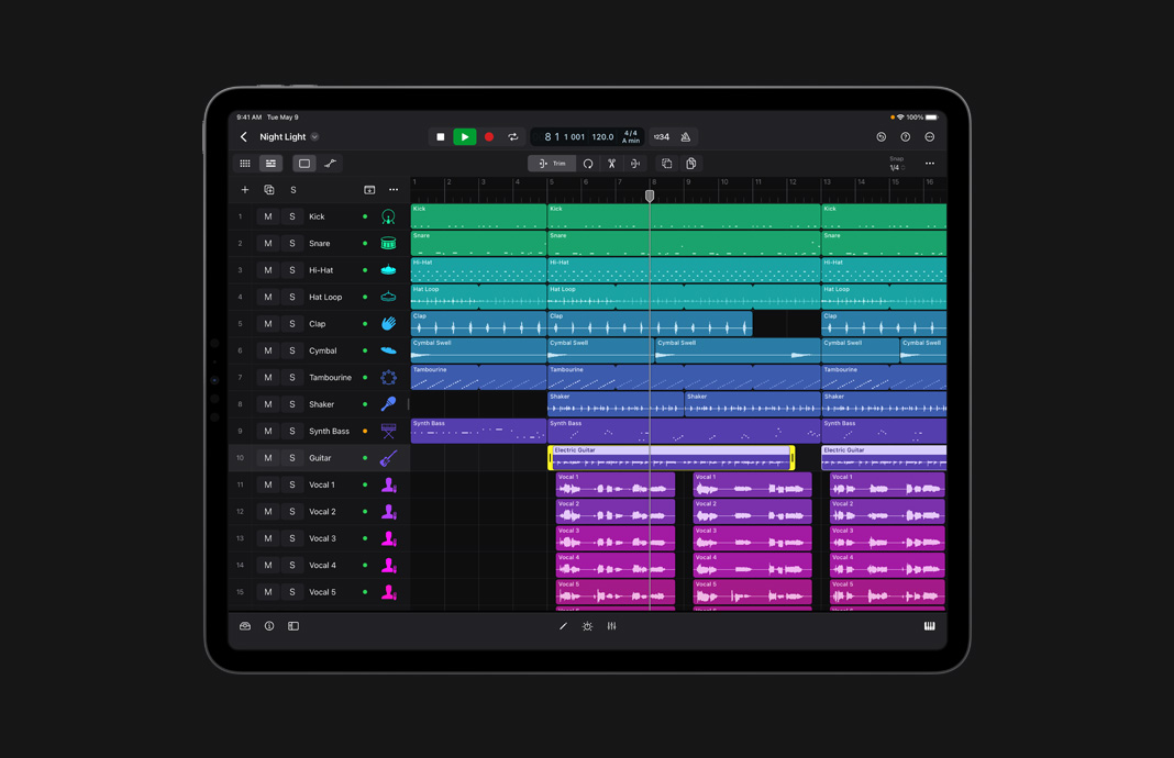 使用寬闊的專案導覽檢視方式，在 iPad Pro 上展示 Logic Pro 一個多音軌專案。