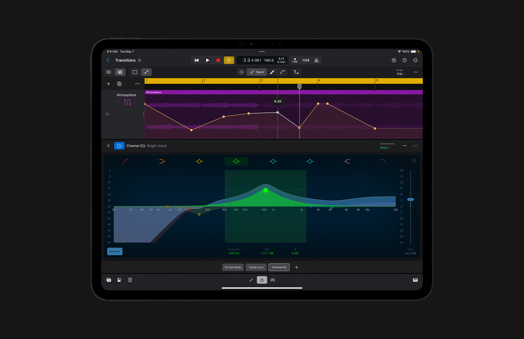 Close das barras de canal no console de mixagem do Logic Pro para iPad no iPad Pro.