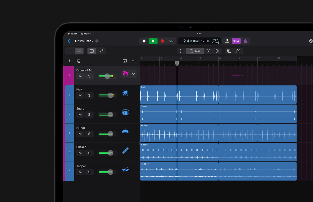 Interface de usuário com faixas de performance agrupadas, organizadas e consolidadas no Logic Pro para iPad.