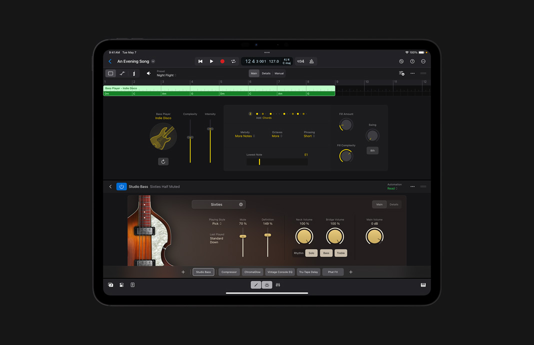 Création et diffusion de lignes de basse dans Logic Pro pour iPad sur iPad Pro.
