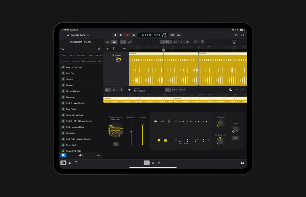 Création de rythmes de batterie dans Logic Pro pour iPad sur iPad Pro.