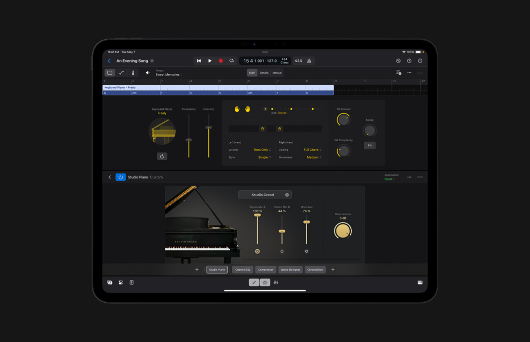 Gravação de acompanhamento de teclado no Logic Pro para iPad no iPad Pro.