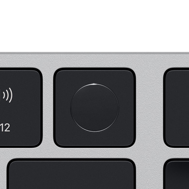 特寫展示巧控鍵盤的 Touch ID。