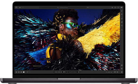 14インチMacBook Pro。Liquid Retina XDRディスプレイが見えている
