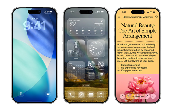 Aparelhos iPhone lado a lado mostrando novos elementos do design no iOS, como a Tela Bloqueada com os números das horas translúcidos em Liquid Glass e a Tela de Início com ícones de apps transparentes em Liquid Glass.