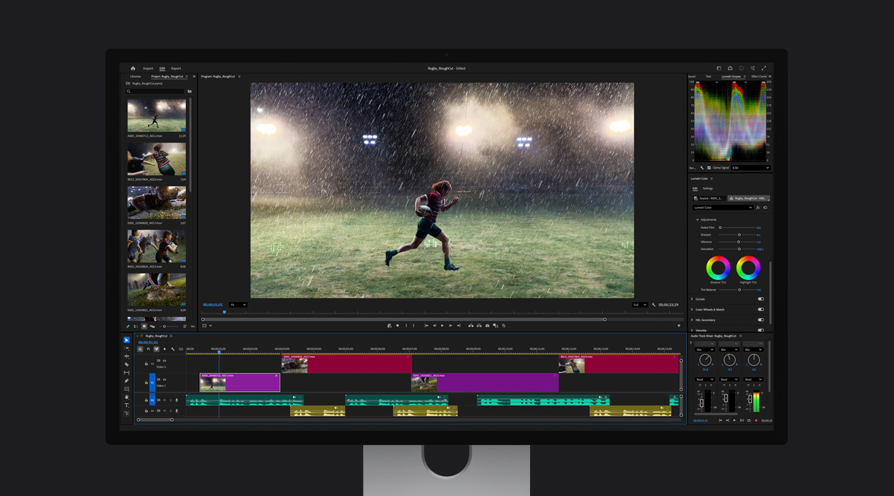 Adobe Premiere Pro-bestand met een American Football-speler die in de regen over een veld rent